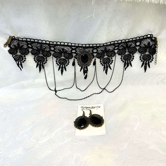 New Black Lace and Gemstone Gothic Choker Necklace and Earrings - Picture 2 of 9